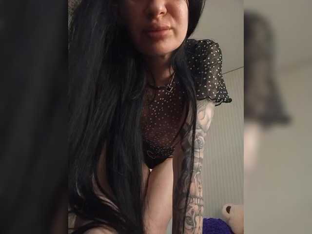 Mikki88K's BongaCams show and profile