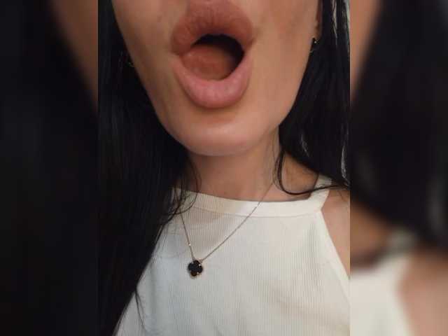 Mikki88K live cam on BongaCams