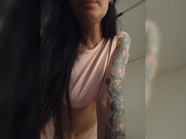 Mikki88K, en directo ahora en BongaCams
