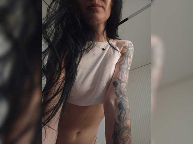 Mikki88K live cam on BongaCams