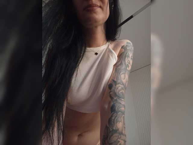 Mikki88K live cam on BongaCams