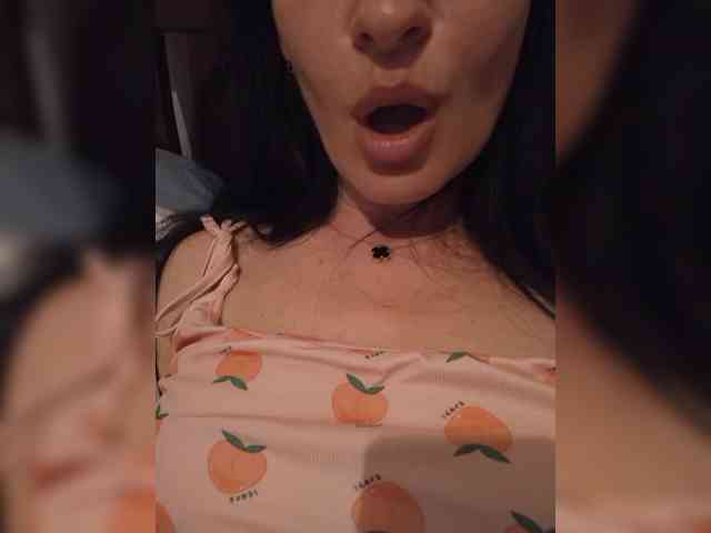 Black_chick webcam
