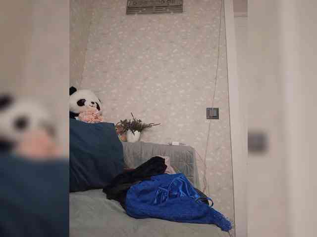 Black_chick webcam