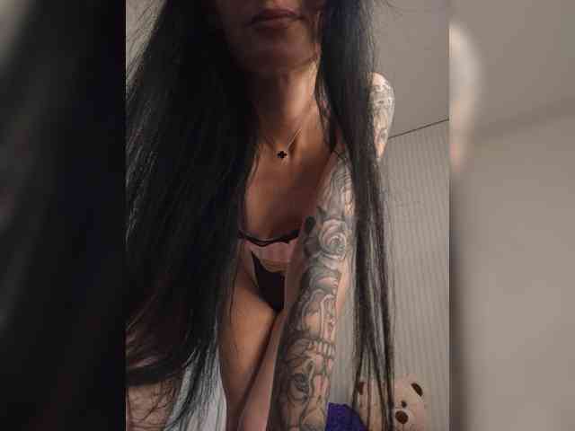 Black_chick webcam