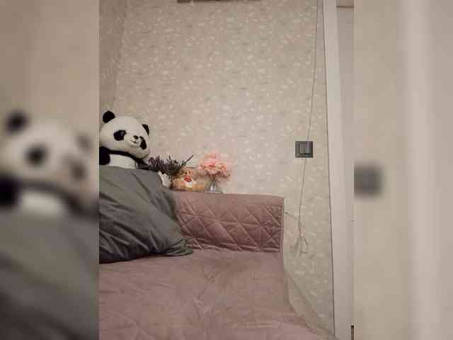 Black_chick webcam