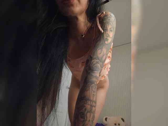 Black_chick webcam