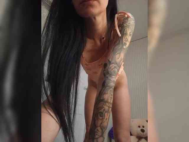Black_chick webcam