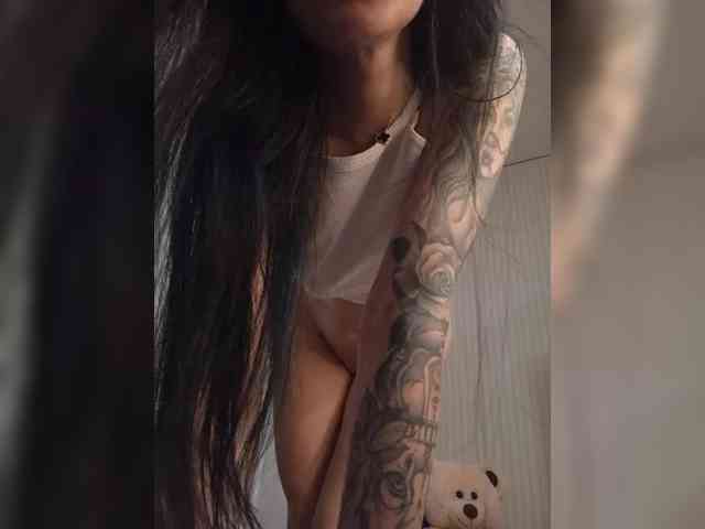 Black_chick webcam