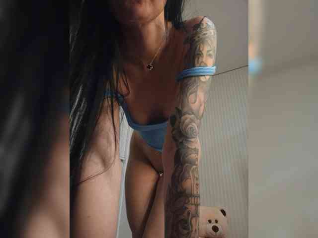 Black_chick webcam