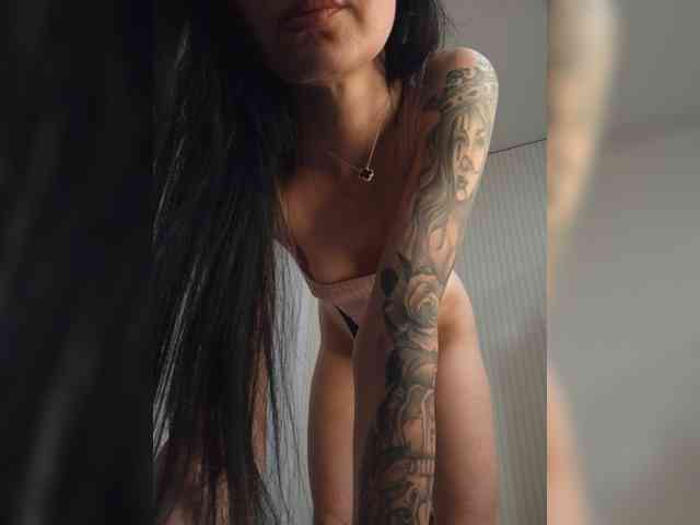 Black_chick webcam