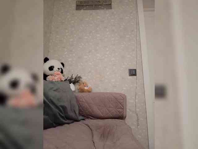 Black_chick webcam
