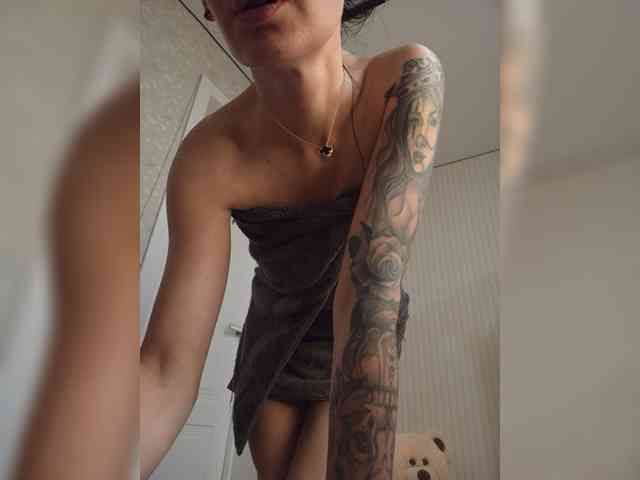 Black_chick webcam