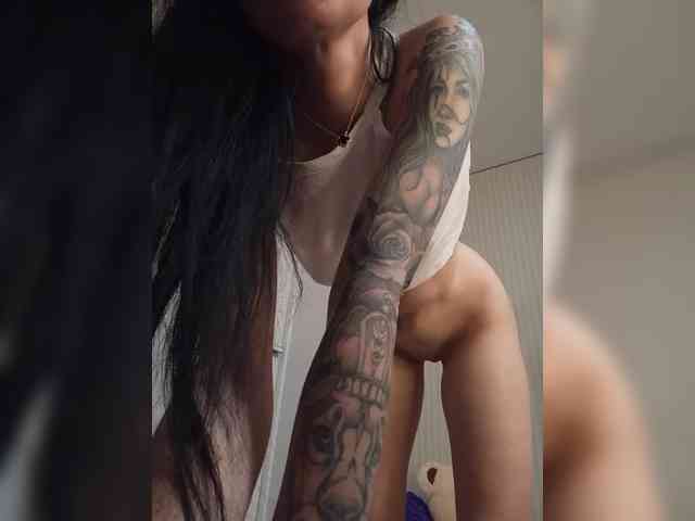 Black_chick webcam