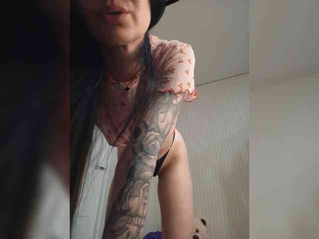 Black_chick webcam