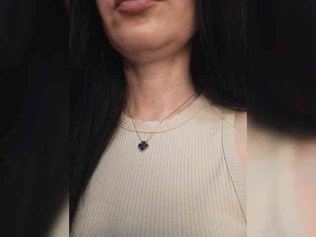 Black_chick webcam