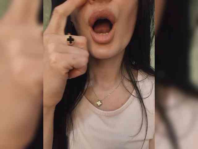 Black_chick webcam
