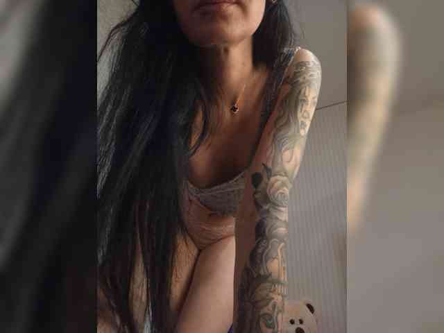 Black_chick webcam