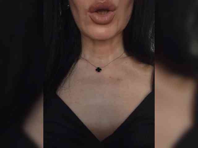 Black_chick webcam