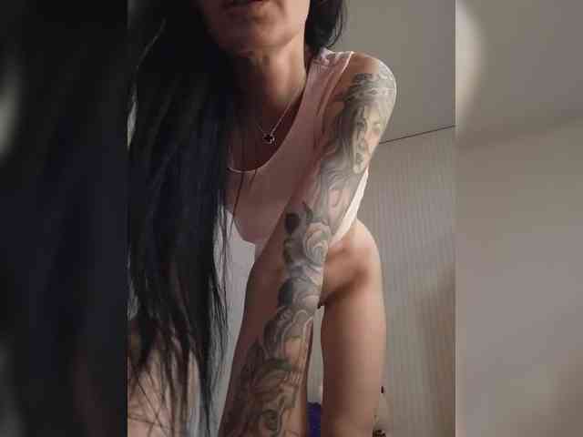Black_chick webcam
