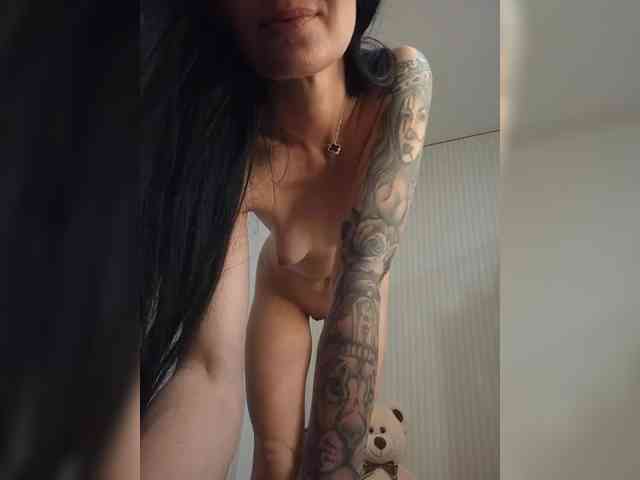 Black_chick webcam