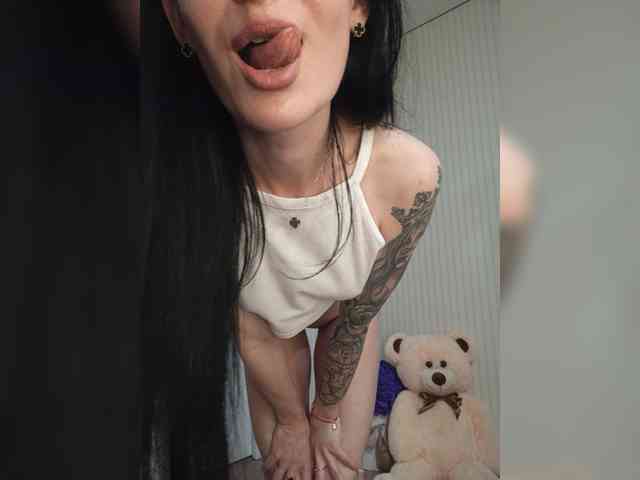 Black_chick webcam