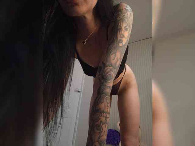 Black_chick webcam