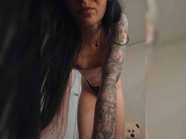 Black_chick webcam