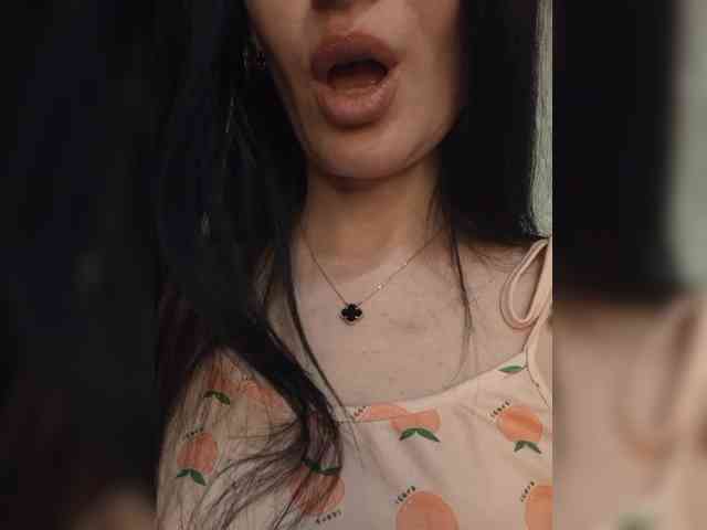 Black_chick webcam