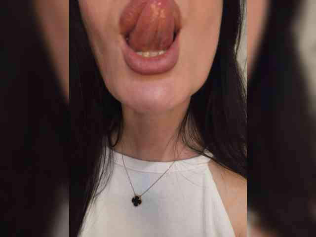 Black_chick webcam