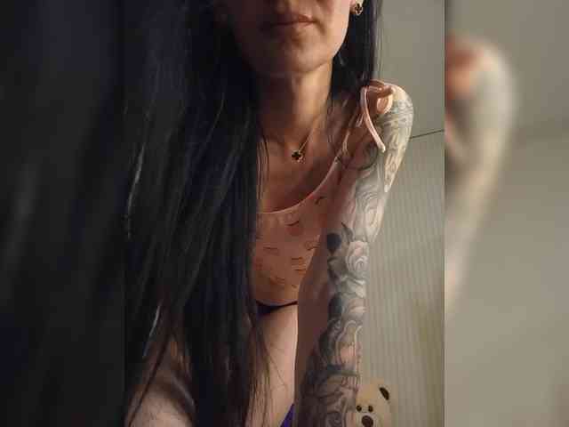 Black_chick webcam