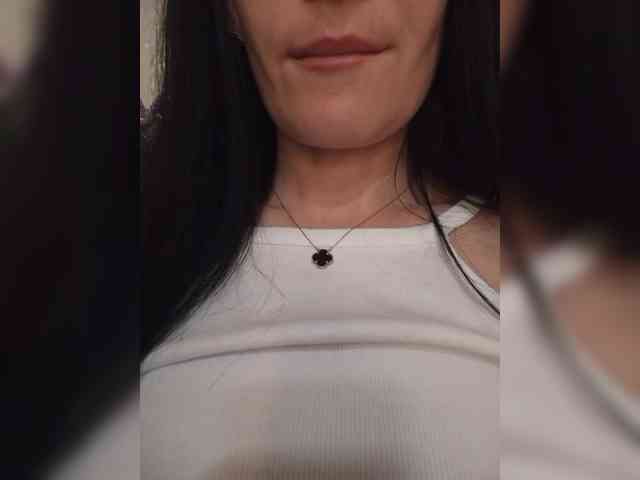 Black_chick webcam