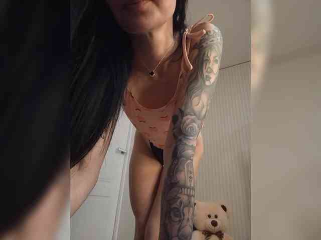 Black_chick webcam