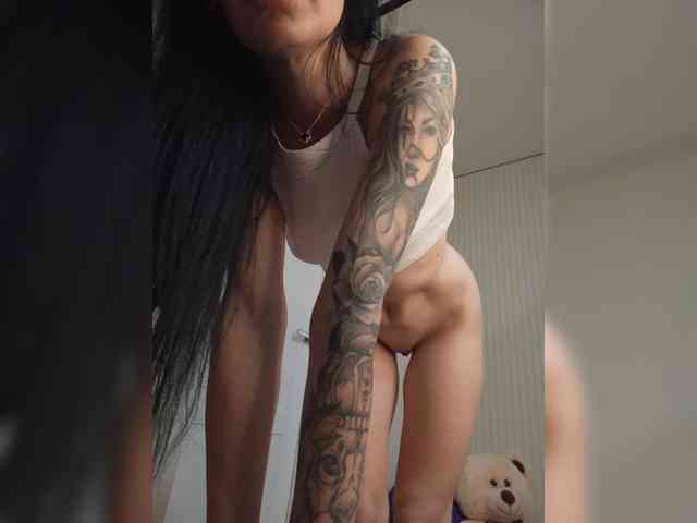Black_chick webcam