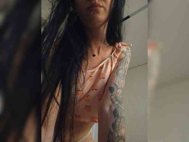 Black_chick webcam