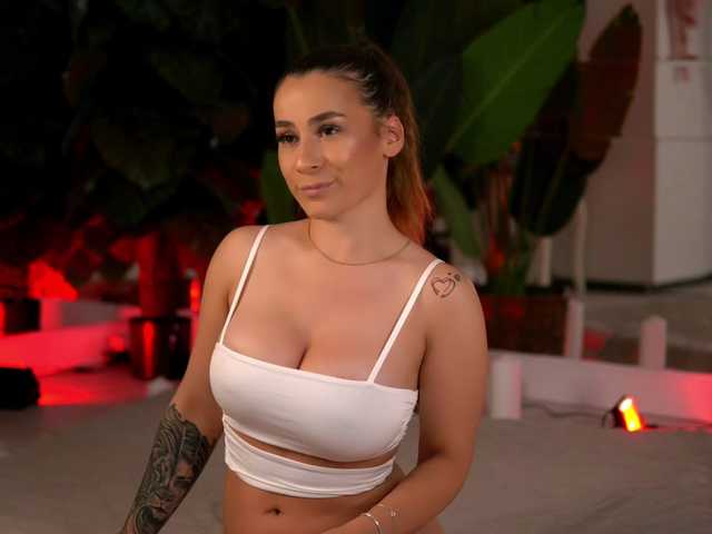 AvaReed live cam on BongaCams