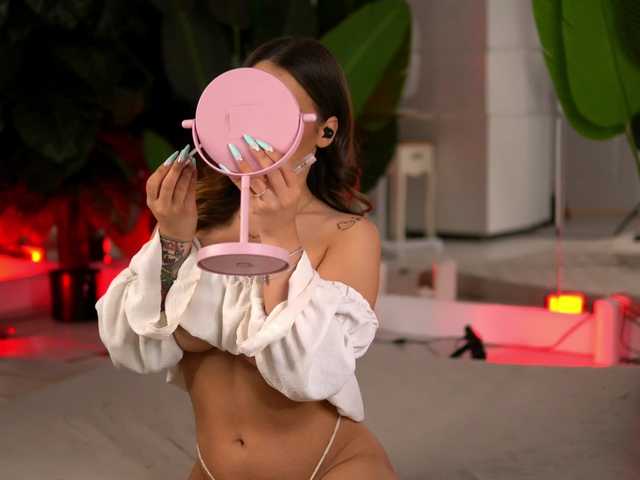 AvaReed live cam on BongaCams
