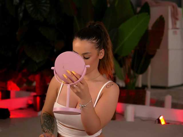 AvaReed live cam on BongaCams