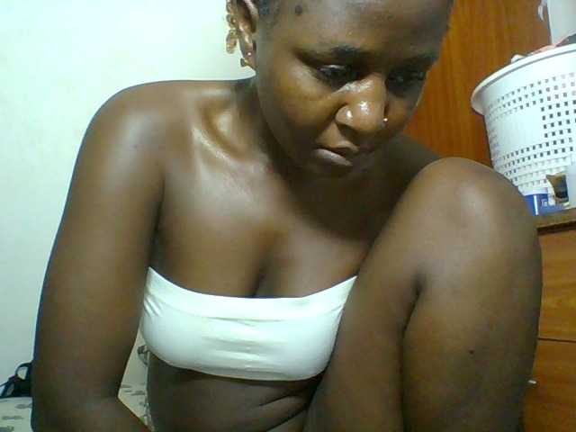 Chocolateskin4 live cam on BongaCams