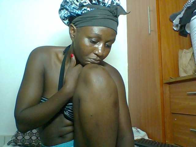 Chocolateskin4 live cam on BongaCams