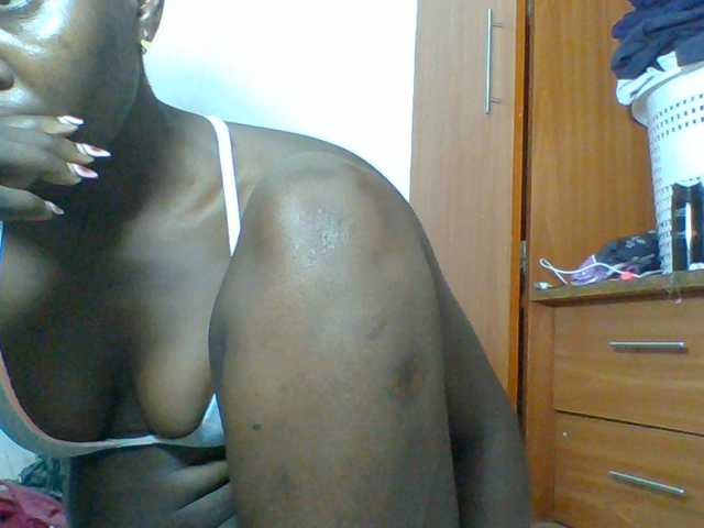Chocolateskin4 live cam on BongaCams