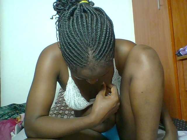 Chocolateskin4 live cam on BongaCams