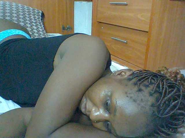 Chocolateskin4 live cam preview