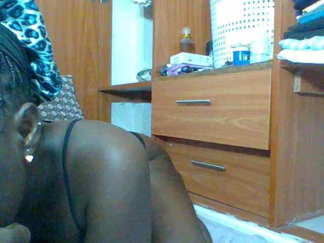 Chocolateskin4 live cam preview