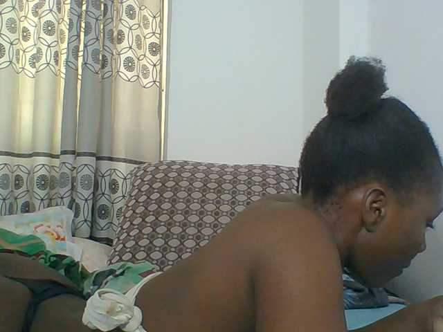 Chocolateskin4 live cam on BongaCams