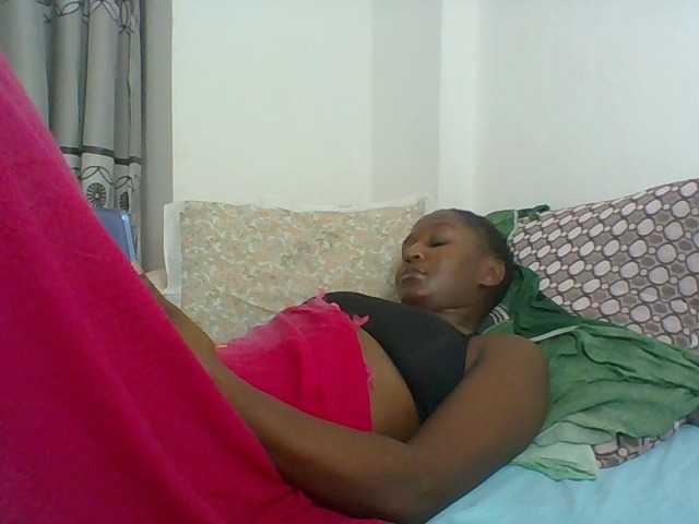 Chocolateskin4 live cam on BongaCams