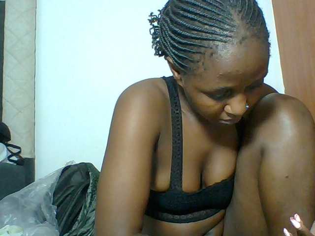 Chocolateskin4 live cam on BongaCams