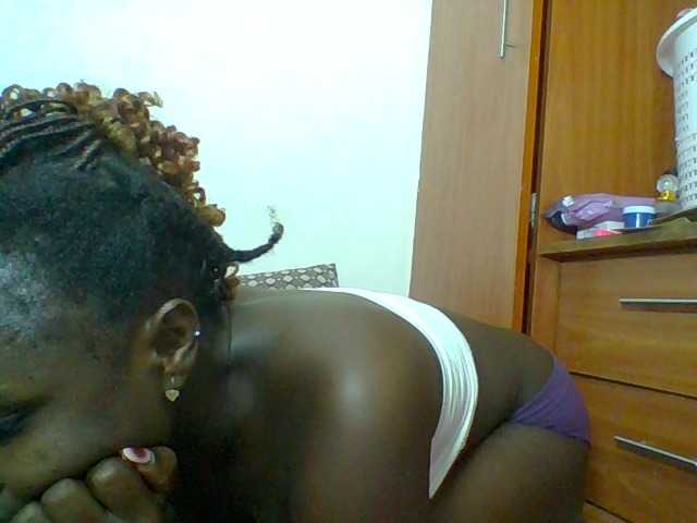 Chocolateskin4 live cam on BongaCams