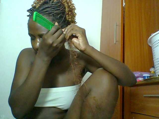 Chocolateskin4 live cam on BongaCams