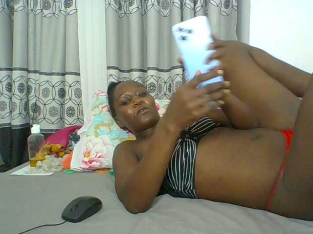 Chocolateskin4 live cam on BongaCams