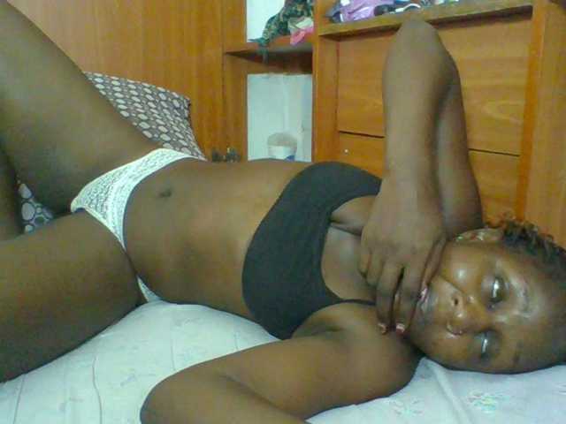 Chocolateskin4, en directo ahora en BongaCams